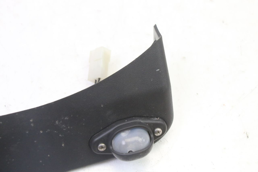 photo de ILUMINAÇÃO DE PLACA PIAGGIO MP3 RL 250 (2006 - 2010) - Outro ângulo de visão