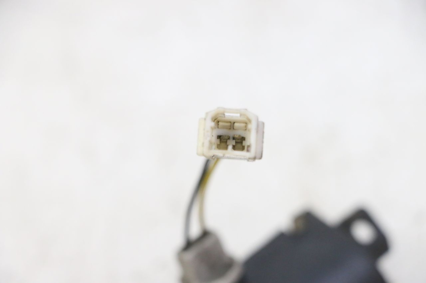 photo de ILUMINAÇÃO DE PLACA PIAGGIO MP3 125 (2006 - 2014) - Detalhe da peça