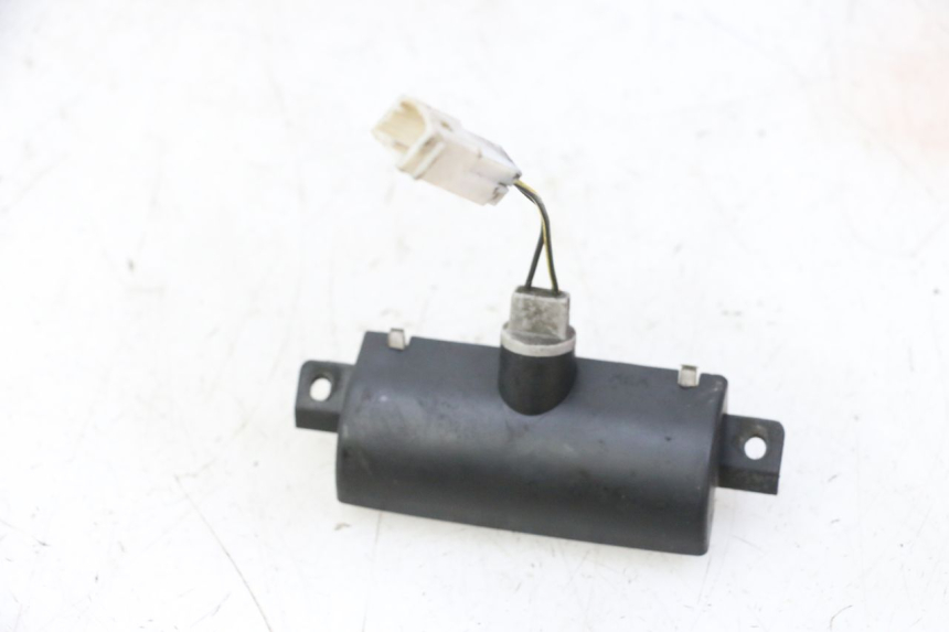 photo de ILUMINAÇÃO DE PLACA PIAGGIO MP3 125 (2006 - 2014) - Zoom do estado de desgaste