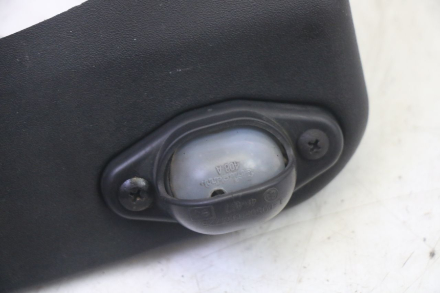 photo de ILUMINAÇÃO DE PLACA PIAGGIO MP3 RL 250 (2006 - 2010) - Zoom do estado de desgaste
