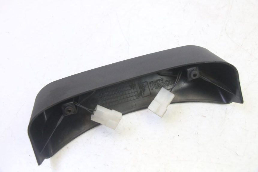 photo de ILUMINAÇÃO DE PLACA PIAGGIO MP3 RL 250 (2006 - 2010) - Pontos de fixação