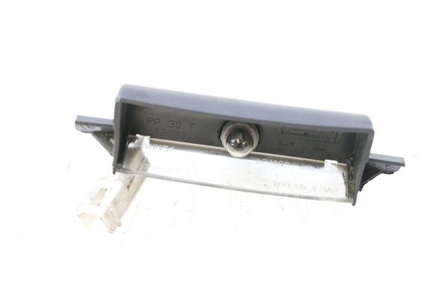 photo de ILUMINAÇÃO DE PLACA PIAGGIO MP3 125 (2006 - 2014) - Detalhe da peça