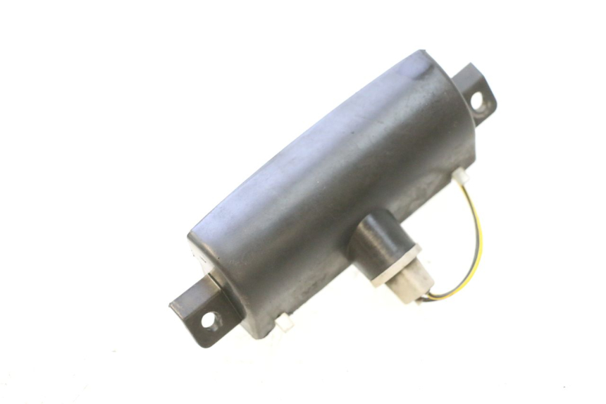 photo de ILUMINAÇÃO DE PLACA PIAGGIO MP3 125 (2006 - 2014) - Zoom do estado de desgaste