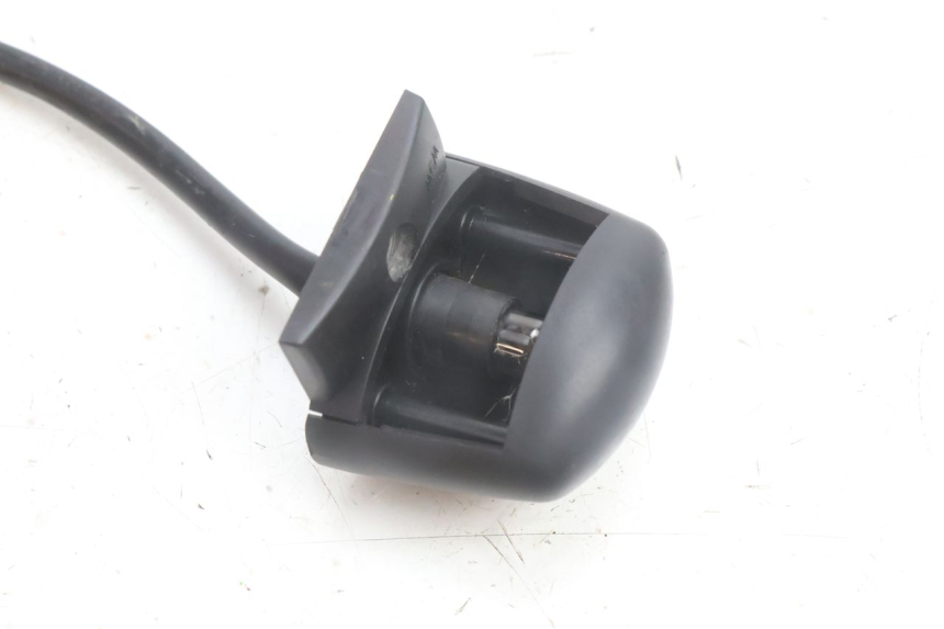 photo de ILUMINAÇÃO DA PLACA YAMAHA N-MAX NMAX 125 (2021 - 2024) - Detalhe da peça