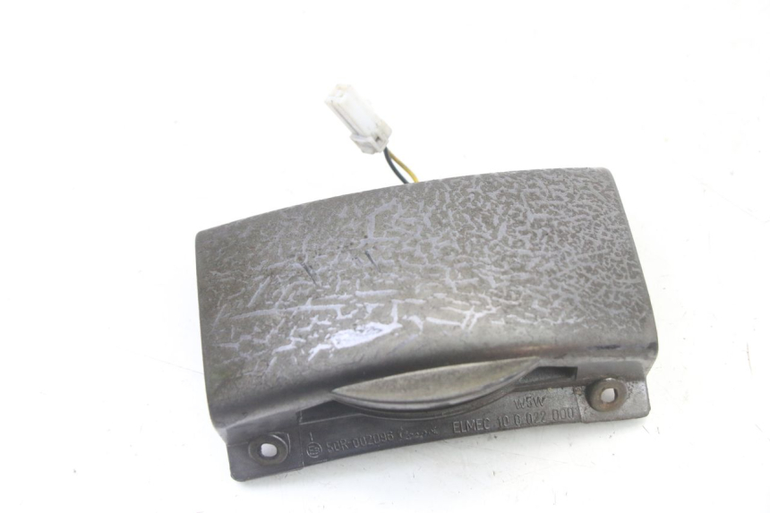 photo de ILUMINAÇÃO DE PLACA PIAGGIO VESPA GRANTURISMO 125 (2003 - 2007) - Zoom do estado de desgaste