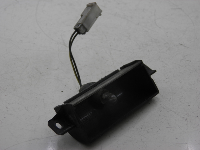 photo de ILUMINAÇÃO DE PLACA PIAGGIO X8 125 (2004 - 2007) - Zoom do estado de desgaste