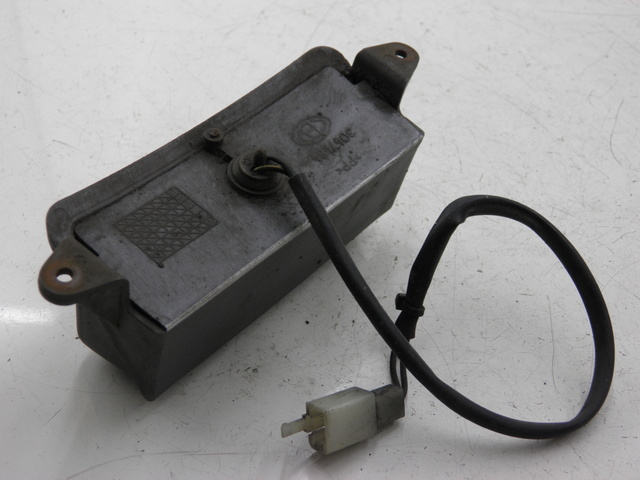 photo de ILUMINAÇÃO DE PLACA PIAGGIO X9 125 (2000 - 2003) - Detalhe da peça