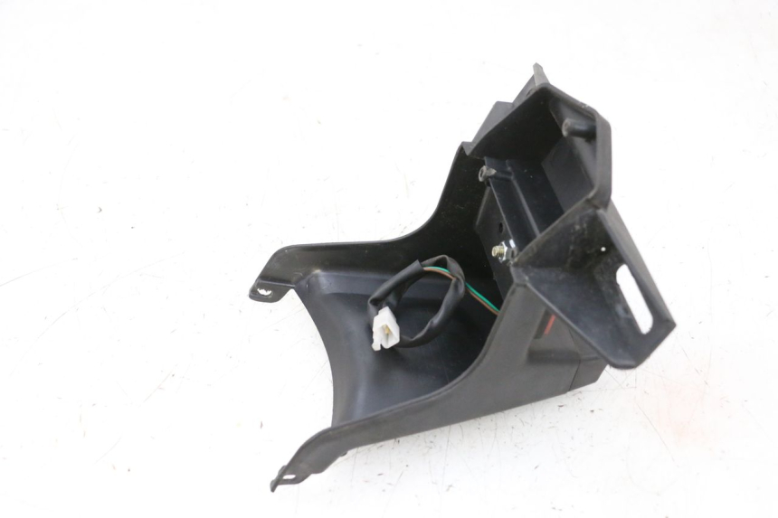 photo de ILUMINAÇÃO DE PLACA JM MOTORS SANTANA 50 (2014 - 2023) - Detalhe da peça