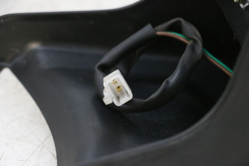 photo de ILUMINAÇÃO DE PLACA JM MOTORS SANTANA 50 (2014 - 2023) - Zoom do estado de desgaste