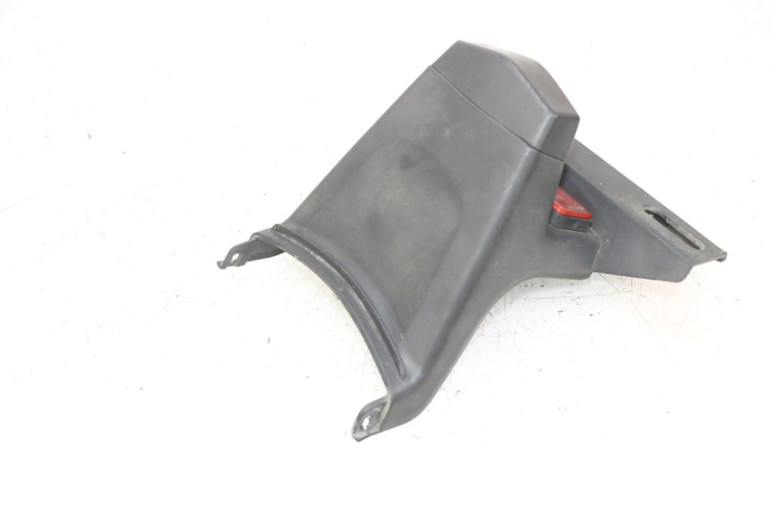 photo de ILUMINAÇÃO DE PLACA JM MOTORS SANTANA 50 (2014 - 2023) - Pontos de fixação