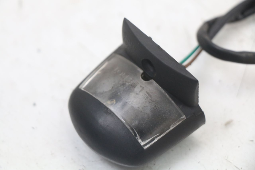 photo de ILUMINAÇÃO DE PLACA PEUGEOT SATELIS 125 (2010 - 2012) - Zoom do estado de desgaste