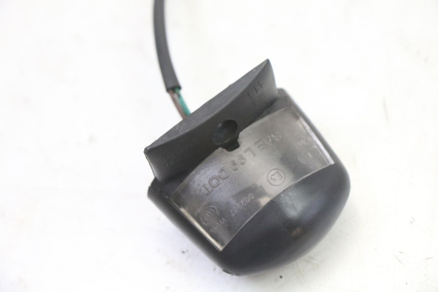 photo de ILUMINAÇÃO DE PLACA PEUGEOT SATELIS 125 (2013 - 2018) - Detalhe da peça