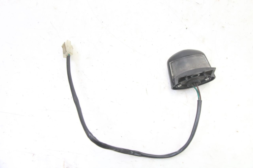 photo de ILUMINAÇÃO DE PLACA PEUGEOT SATELIS 125 (2013 - 2018) - Zoom do estado de desgaste