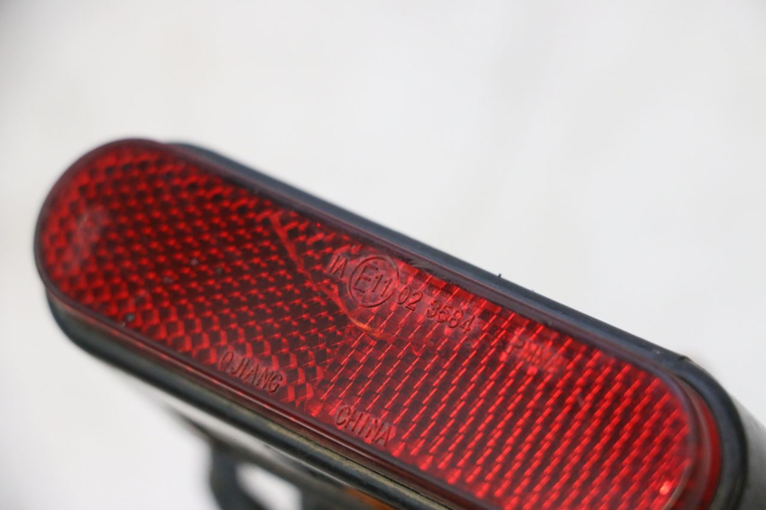 photo de ILUMINAÇÃO DE PLACA RIDE SLASH 2T 50 (2012 - 2014) - Detalhe da peça