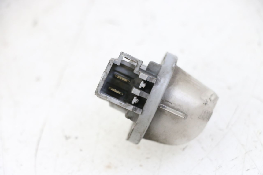 photo de ILUMINAÇÃO DE PLACA SUZUKI BURGMAN 125 (2015 - 2017) - Zoom do estado de desgaste