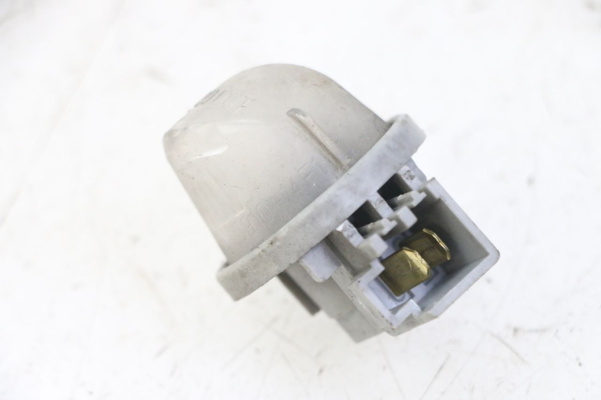 photo de ILUMINAÇÃO DE PLACA SUZUKI UH BURGMAN 125 (2002 - 2006) - Zoom do estado de desgaste