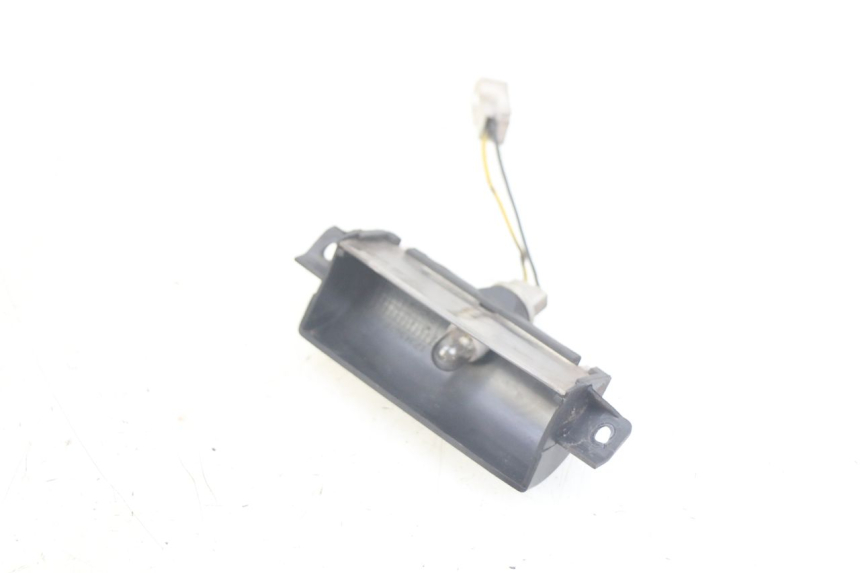 photo de ILUMINAÇÃO DE PLACA PIAGGIO XEVO - X EVO 125 (2007 - 2017) - Detalhe da peça