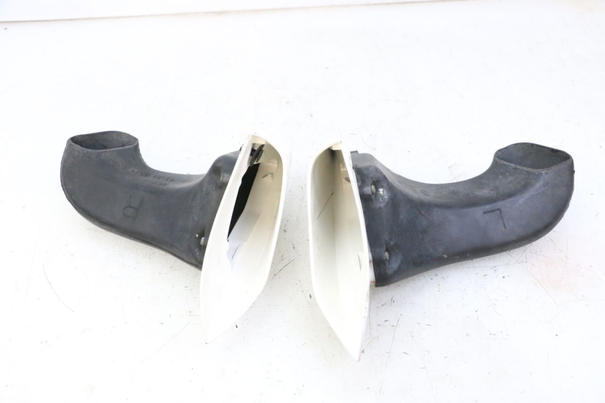 photo de SAÍDA DO RADIADOR YAMAHA FJ 36Y 1100 (1984 - 1985) - Detalhe da peça