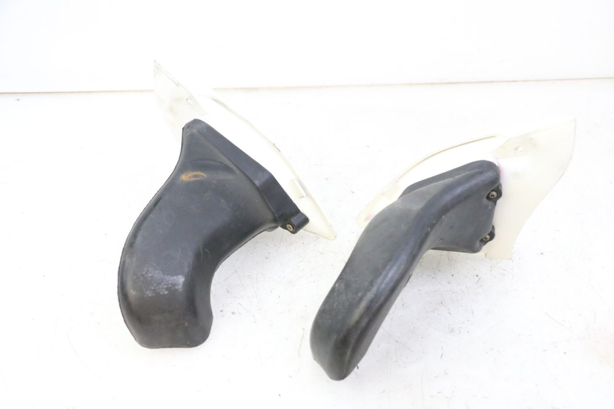 photo de SAÍDA DO RADIADOR YAMAHA FJ 36Y 1100 (1984 - 1985) - Outro ângulo de visão