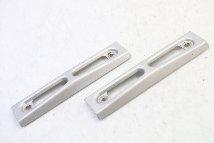 photo de SAÍDA DO RADIADOR YAMAHA FZ6 N FAZER 600 (2004 - 2006) - Detalhe da peça