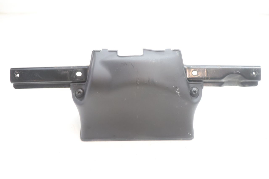 photo de TAMPA DO RADIADOR PIAGGIO MP3 HPE 530 (2022 - 2026) - Zoom do estado de desgaste