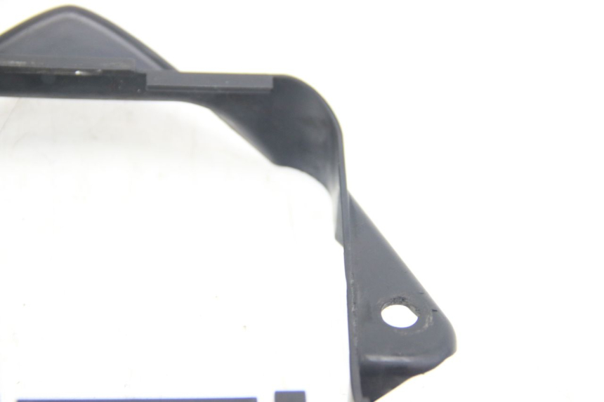photo de SAÍDA DO RADIADOR SUZUKI SIXTEEN 125 (2008 - 2010) - Pontos de fixação