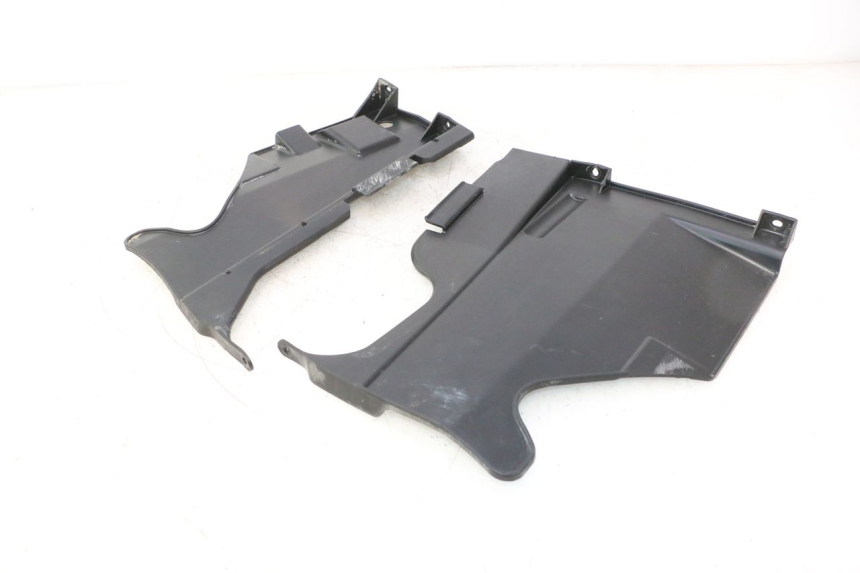 photo de TOMA DO RADIADOR CAN-AM SPYDER RS 1000 (2008 - 2012) - Outro ângulo de visão