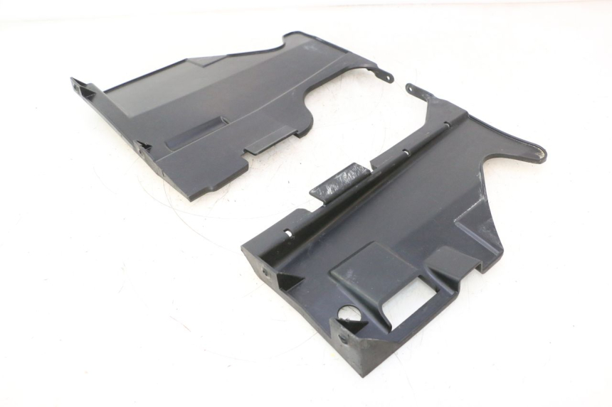 photo de TOMA DO RADIADOR CAN-AM SPYDER RS 1000 (2008 - 2012) - Vista geral
