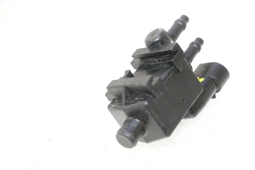 photo de VÁLVULA SOLENOIDE DO CANISTER HARLEY DAVIDSON ROAD GLIDE FLTRXSE 1920 (2018 - 2022) - Zoom do estado de desgaste