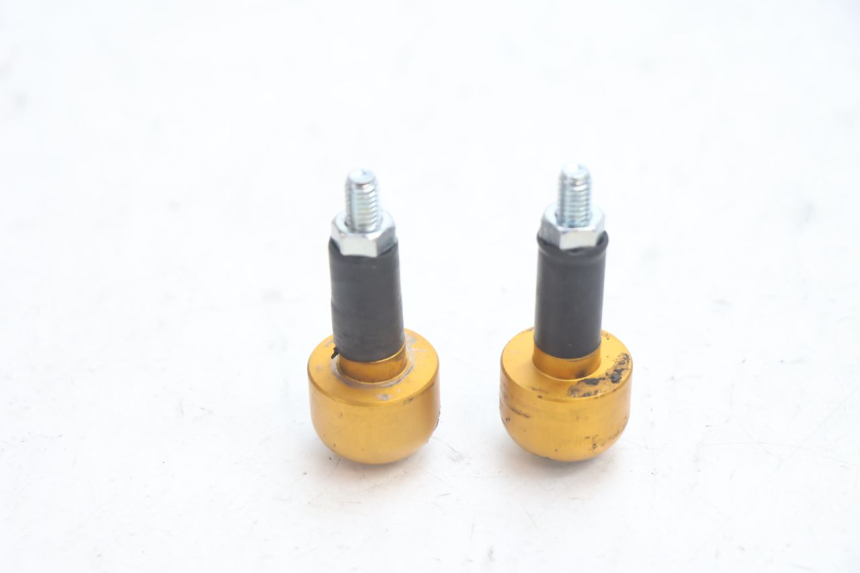 photo de Extremidade do guidão HONDA CB F HORNET 600 (2005 - 2006) - Vista geral