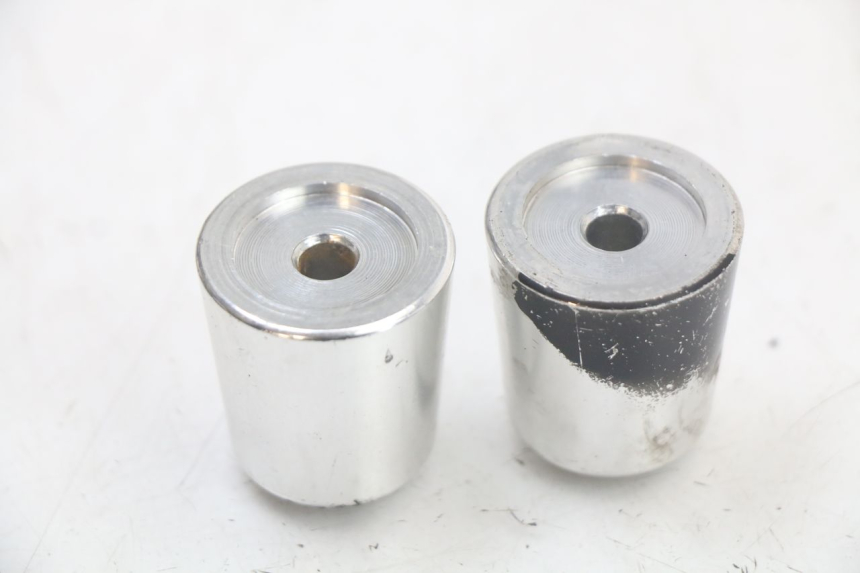 photo de TAMPA DO GUIDÃO SUZUKI GSR 750 (2011 - 2017) - Ampliação técnica