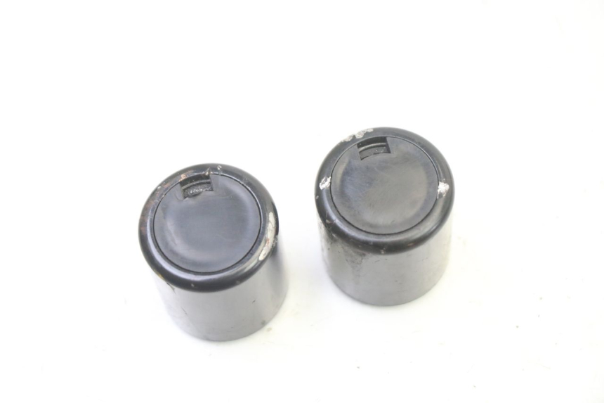 photo de TAMPA DO GUIDÃO SUZUKI GSR 750 (2011 - 2017) - Detalhe da peça