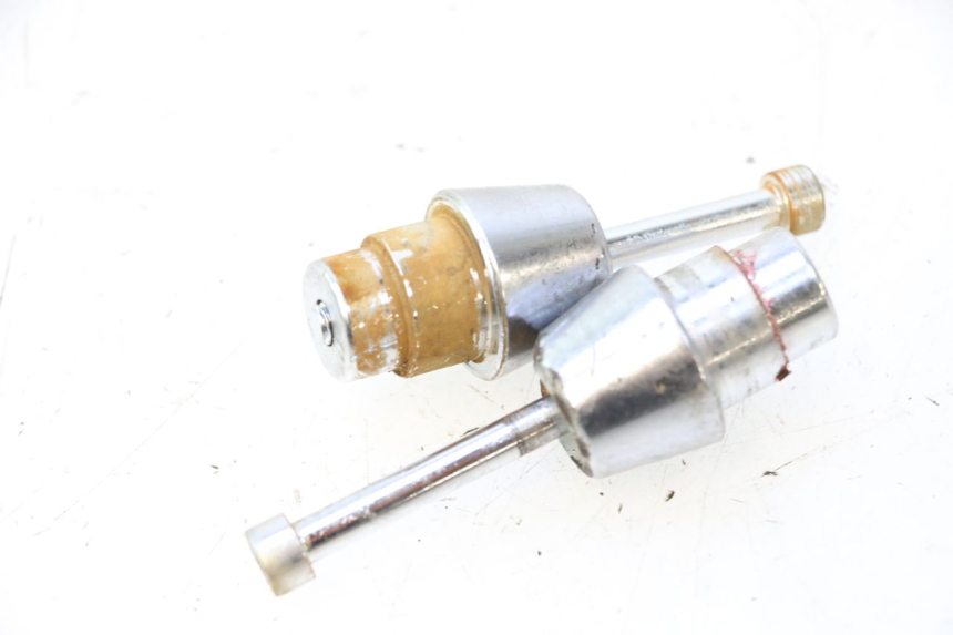 photo de TAMPA DO GUIDÃO PEUGEOT TKR TREKKER FURIOUS 50 (2005 - 2014) - Zoom do estado de desgaste