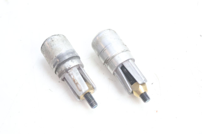 photo de TAMPA DO GUIDÃO PEUGEOT TKR TREKKER FURIOUS 50 (2005 - 2014) - Zoom do estado de desgaste