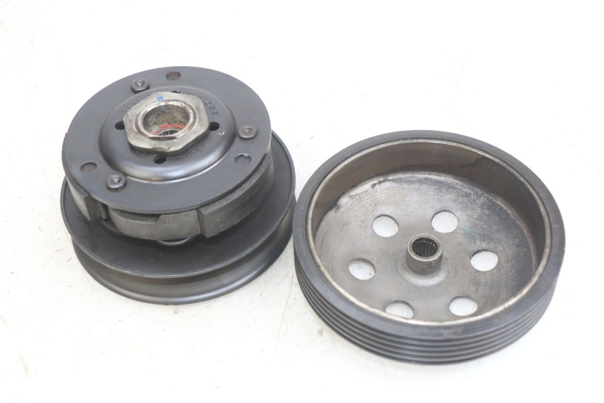 photo de EMBREAGEM KYMCO AGILITY NAKED RENOUVO 2T 50 (2011 - 2018) - Outro ângulo de visão