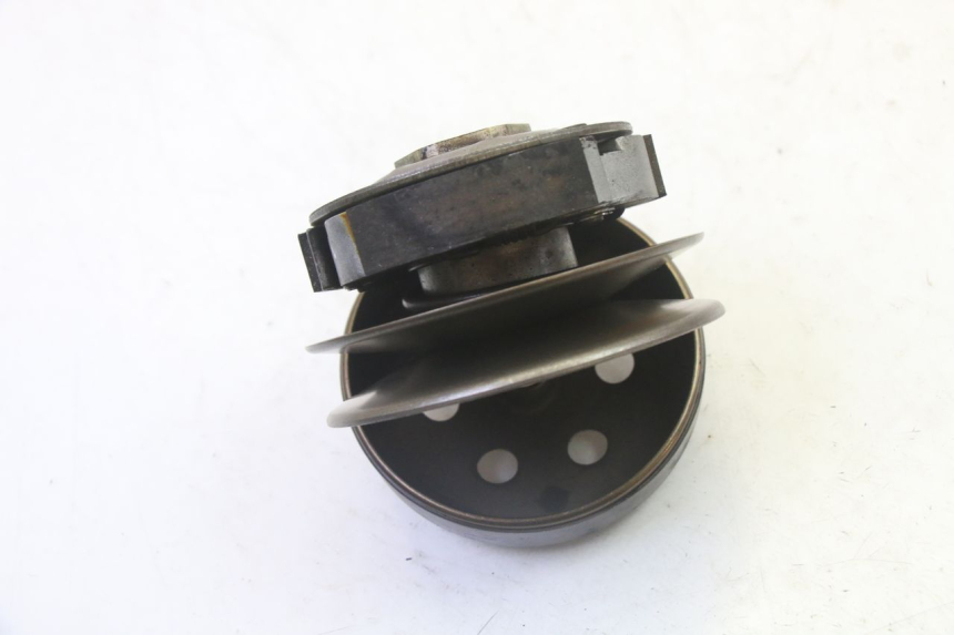 photo de EMBREAGEM PEUGEOT ELYSTAR 50 (2002 - 2014) - Outro ângulo de visão