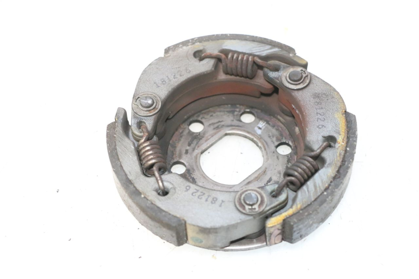photo de EMBREAGEM PEUGEOT ELYSTAR 50 (2002 - 2014) - Outro ângulo de visão