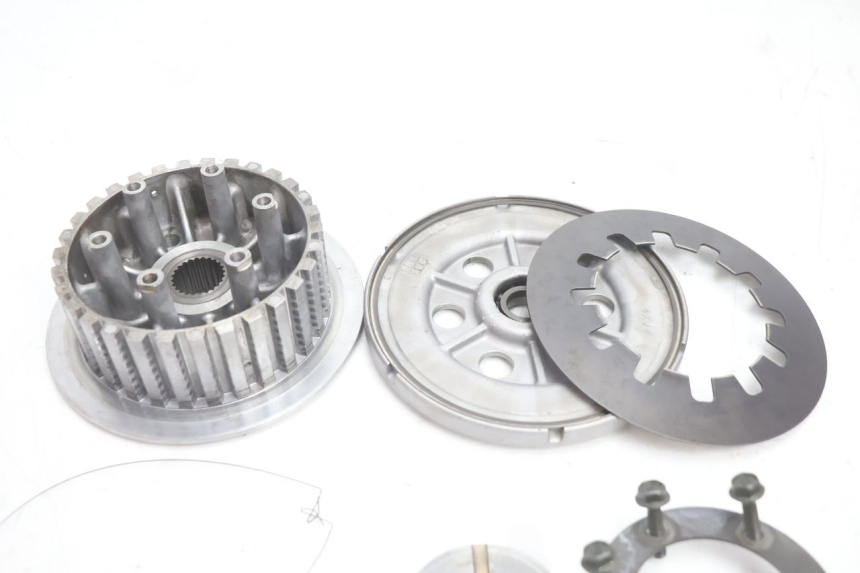 photo de EMBREAGEM YAMAHA FJR 1300 (2001 - 2005) - Outro ângulo de visão