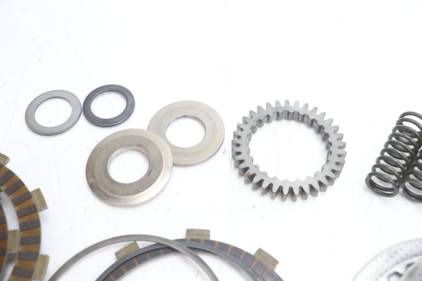 photo de EMBREAGEM SUZUKI GSR 600 (2005 - 2012) - Detalhes característicos