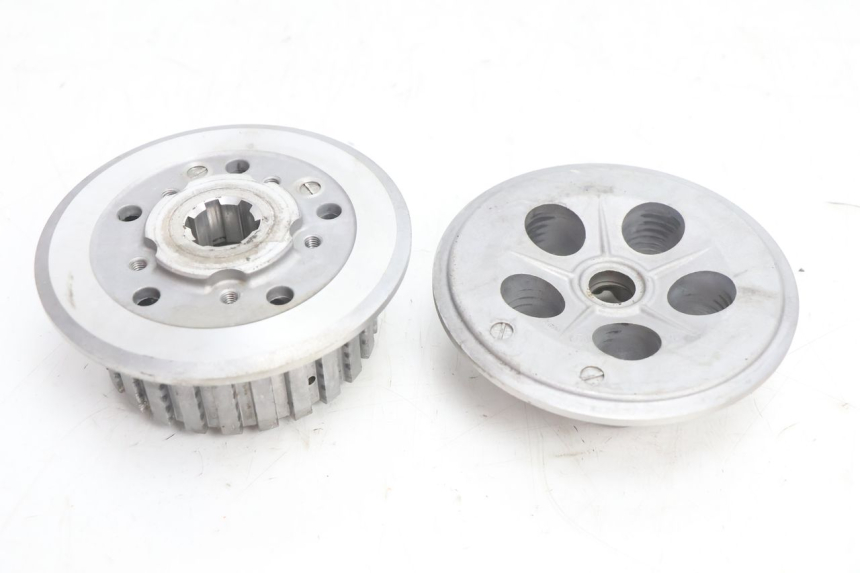 photo de EMBREAGEM SUZUKI GSR 600 (2005 - 2012) - Pontos de fixação