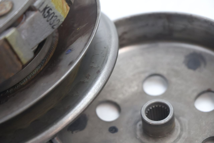 photo de EMBREAGEM PEUGEOT KISBEE 2T 50 (2010 - 2017) - Detalhe da peça