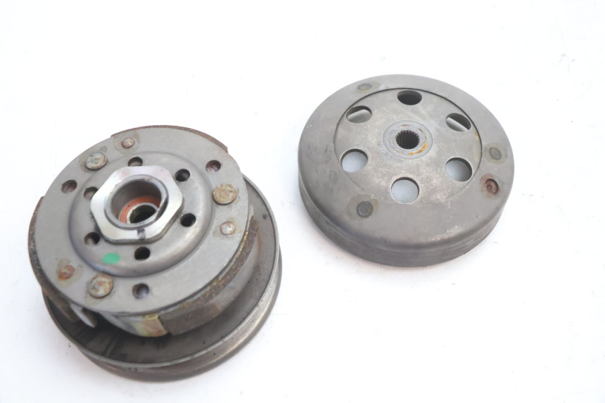 photo de EMBREAGEM PEUGEOT KISBEE 2T 50 (2010 - 2017) - Pontos de fixação