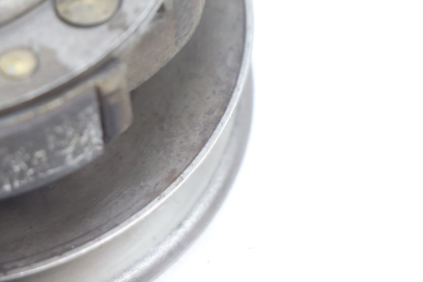 photo de EMBREAGEM PEUGEOT KISBEE 2T 50 (2010 - 2017) - Zoom do estado de desgaste