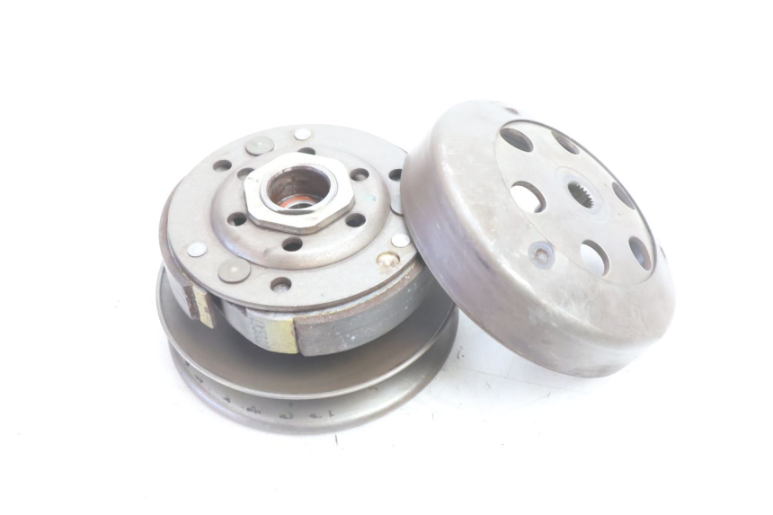 photo de EMBREAGEM PEUGEOT KISBEE 2T 50 (2010 - 2017) - Detalhe da peça
