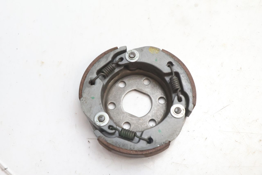 photo de EMBREAGEM PEUGEOT KISBEE 4T 50 (2010 - 2017) - Zoom do estado de desgaste