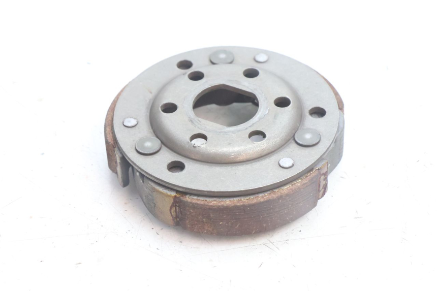 photo de EMBREAGEM PEUGEOT KISBEE 4T 50 (2010 - 2017) - Detalhe da peça