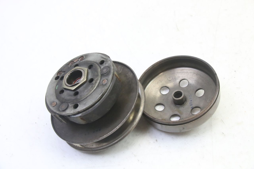 photo de EMBREAGEM PIAGGIO LIBERTY 4T 50 (2009 - 2015) - Detalhe da peça