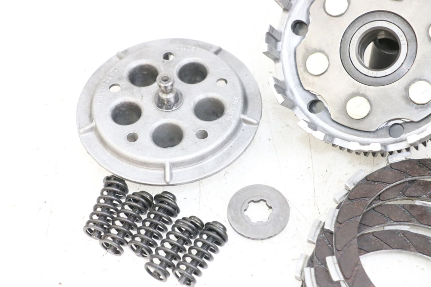 photo de EMBREAGEM APRILIA RS 50 (2006 - 2010) - Detalhes característicos