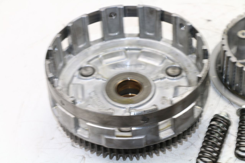 photo de EMBREAGEM SUZUKI SFV GLADIUS 650 (2009 - 2015) - Vista de perto