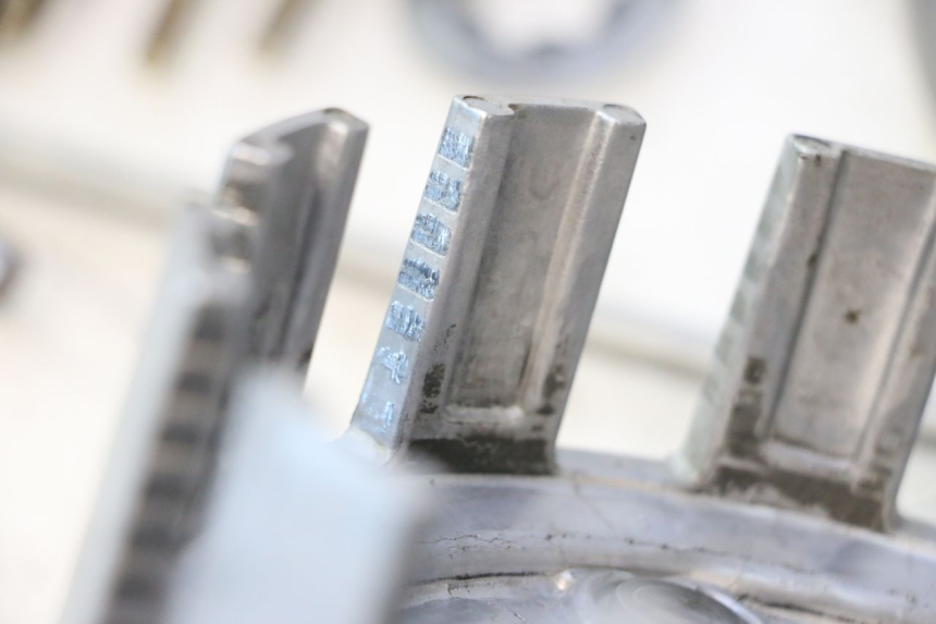 photo de EMBREAGEM SUZUKI SV S 650 (1999 - 2002) - Pontos de fixação